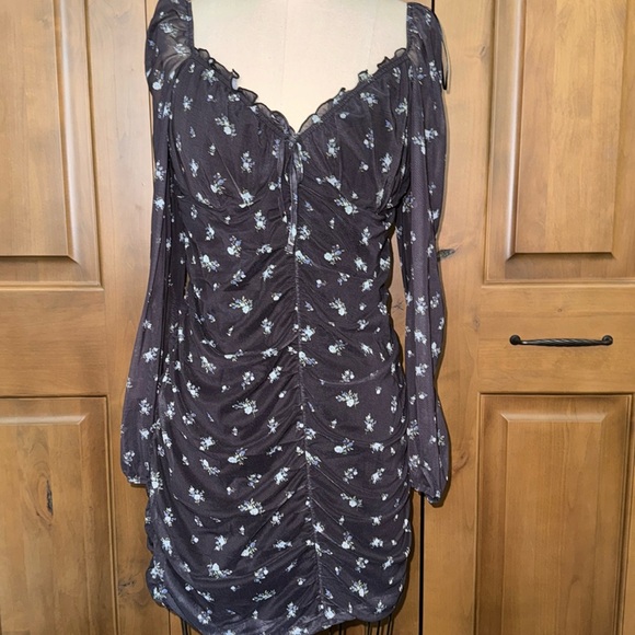 H & M BLACK FLORAL DRESS - Picture 1 of 5